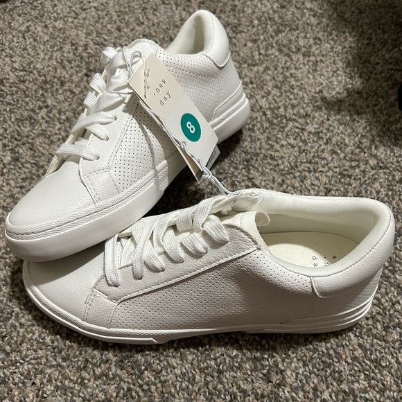 a new day Shoes - Women's White Maddison Sneakers